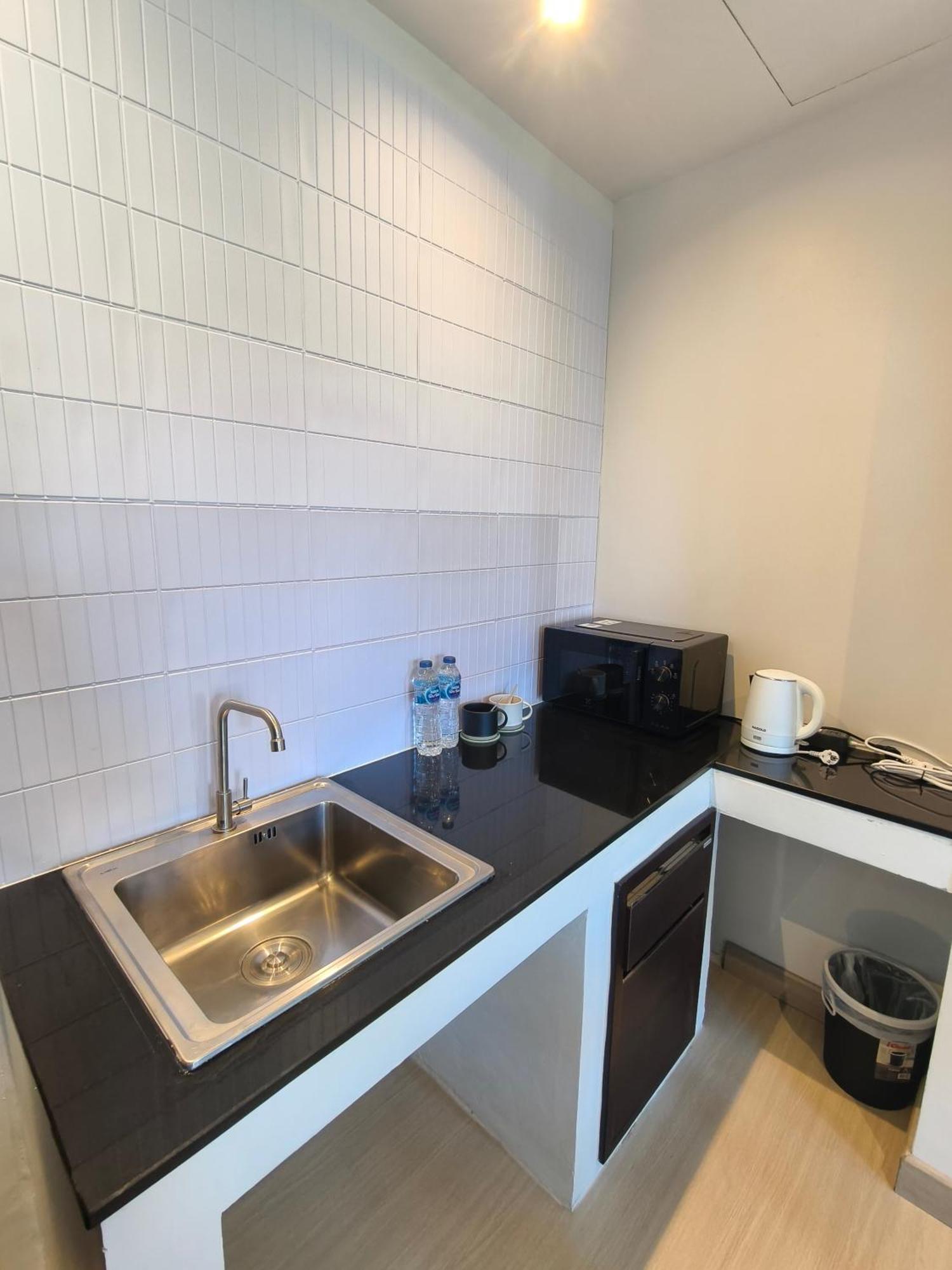 Lek Lek Samui Room X Coffee Bar チャウエン エクステリア 写真